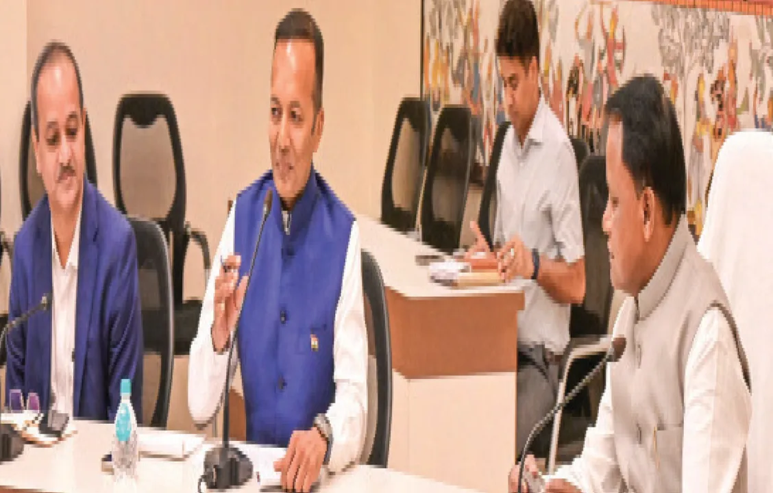  ଚଳିତ ବର୍ଷ ୩୦ଟି ଖଣି ନିଲାମ ହେବ: ଅଧିକ ଲୁହାପଥର ଲୋଡ଼ିଲା ଇସ୍ପାତ ଶିଳ୍ପ