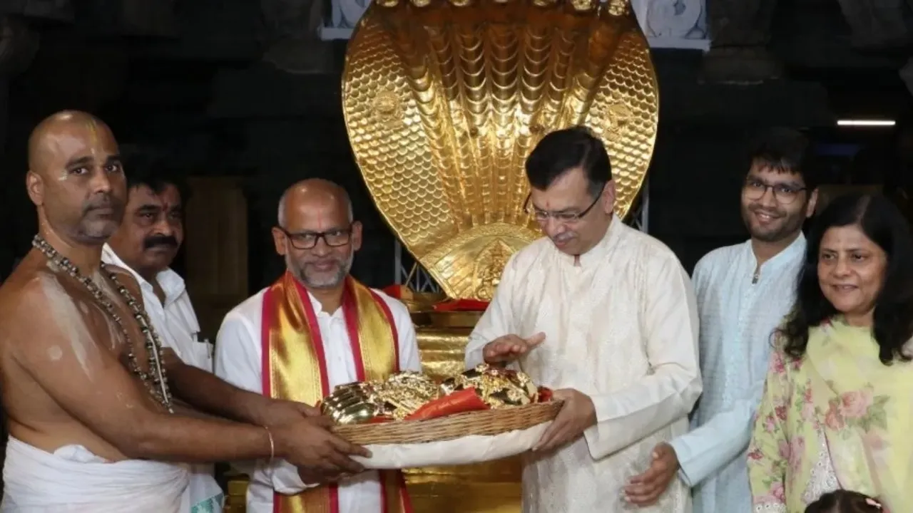  ତିରୁପତି ମନ୍ଦିରକୁ ଏତିକି କୋଟି ଟଙ୍କାର ସୁନା ଦାନ କଲେ ଏଲଏସଜି ମାଲିକ