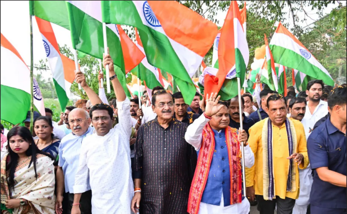  ଲିଙ୍ଗିପୁର ପଞ୍ଚାୟତ ତ୍ରିରଙ୍ଗା ଯାତ୍ରା: ତ୍ରିରଙ୍ଗା ଧରି ପଞ୍ଚାୟତ ବୁଲିଲେ ମୁଖ୍ୟମନ୍ତ୍ରୀ