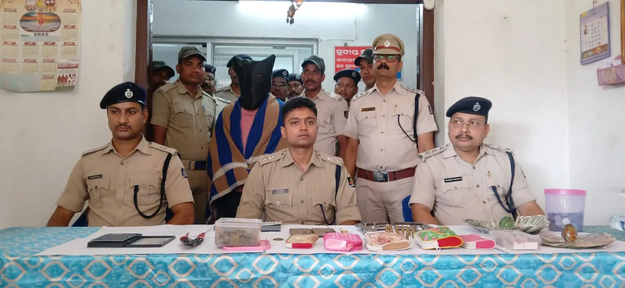  ଦୁର୍ଦ୍ଦାନ୍ତ ଅପରାଧୀ ବାପି ପାଣି ଗିରଫ: ଦୁଇଟି ବନ୍ଧୁକ ସହିତ ୨୦ଟି ଜୀବନ୍ତ ଗୁଳି ଓ ଦାମୀ କାର୍ ଜବତ