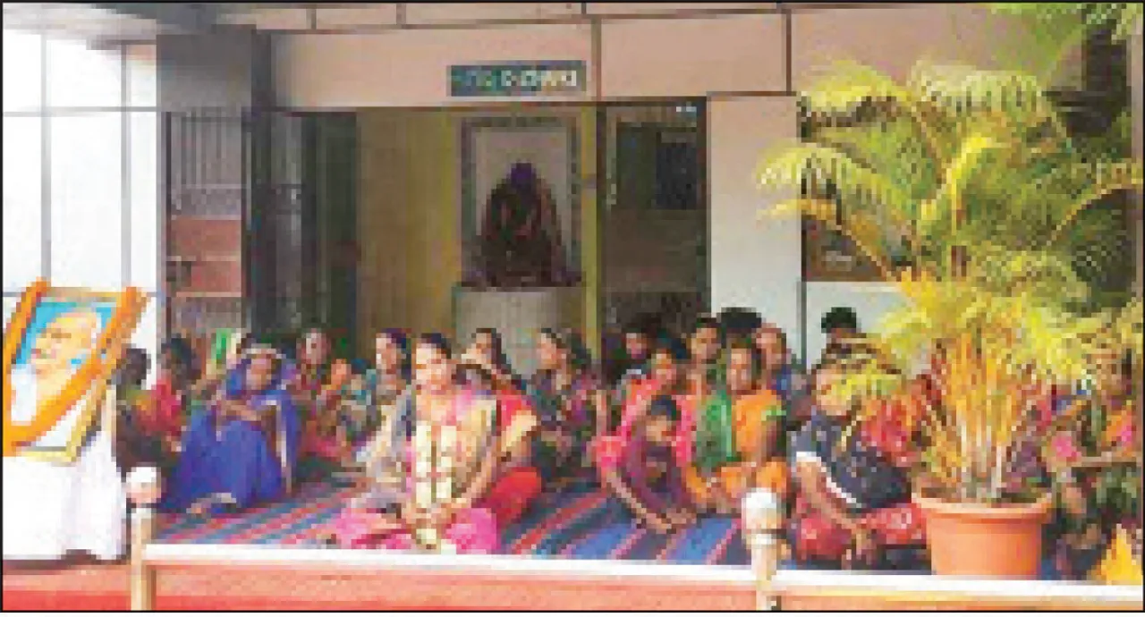  ପୌରାଧ୍ୟକ୍ଷଙ୍କ ବିରୋଧରେ ଧାରଣା ଦେଲେ ଉପାଧ୍ୟକ୍ଷା