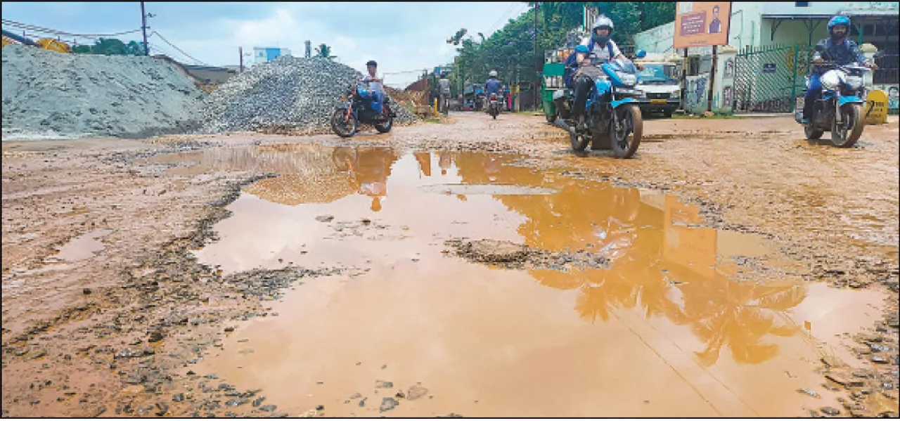  ମଞ୍ଚେଶ୍ବରରୁ ଭିଏସ୍‌ଏସ୍‌ନଗର କାଦୁଅ ପଚପଚ