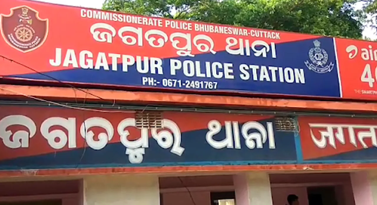  ଜଗତପୁରରେ ନକଲି ମୋବିଲ କାରଖାନା ଠାବ, ପୁଲିସ  ଏବଂ ଓଜନମାପ ବିଭାଗର ମିଳିତ ଚଢଉ