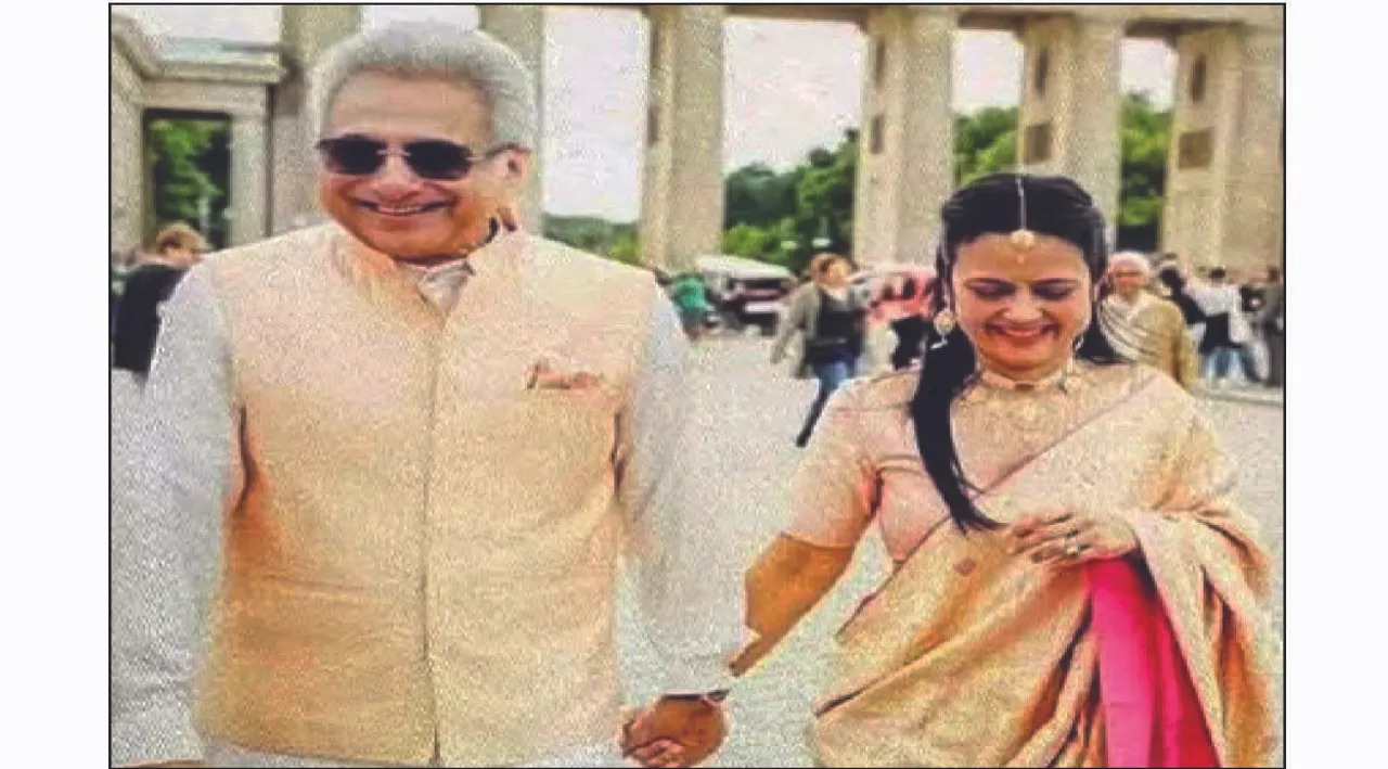  ମହୁଆ‌ ମୈତ୍ରଙ୍କୁ ବାହା ହେଲେ ପିନାକୀ ମିଶ୍ର
