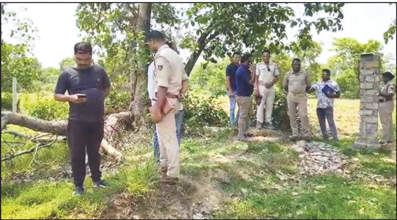  ହତ୍ୟା ପରେ ଯୁବକଙ୍କୁ ପୋତିଦେଲେ: ମାଟିତଳୁ ଶବ ଉଦ୍ଧାର, ପୁଲିସର ତନାଘନା