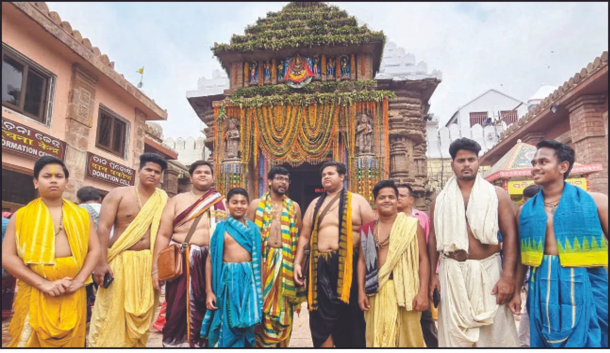  ଶ୍ରୀମନ୍ଦିରରେ ଦଇତା ପ୍ରବେଶ: ଶ୍ରୀବିଗ୍ରହଙ୍କ ବାହୁଟକଣ୍ଟ, ରତ୍ନସିଂହାସନରେ ଚାରମାଳ ବନ୍ଧା ସମ୍ପନ୍ନ, ସକାଳୁ ସେନାପଟା ଲାଗି
