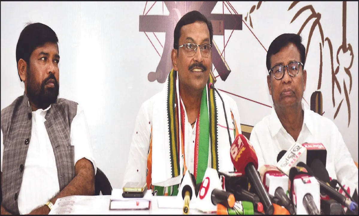  କଂଗ୍ରେସରେ ଯୋଗଦେଲେ ବରିଷ୍ଠ ସାମ୍ବାଦିକ ଅରବିନ୍ଦ ଦାସ