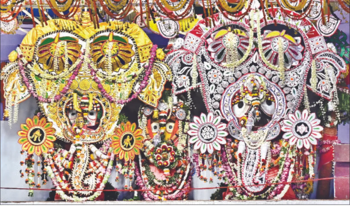  ସ୍ନାନ କଲେ ମହାପ୍ରଭୁ, ଭକ୍ତି ରସରେ ଭିଜିଲେ ଭକ୍ତ: ହାତୀ ବେଶରେ ବିଶ୍ବନିୟନ୍ତା