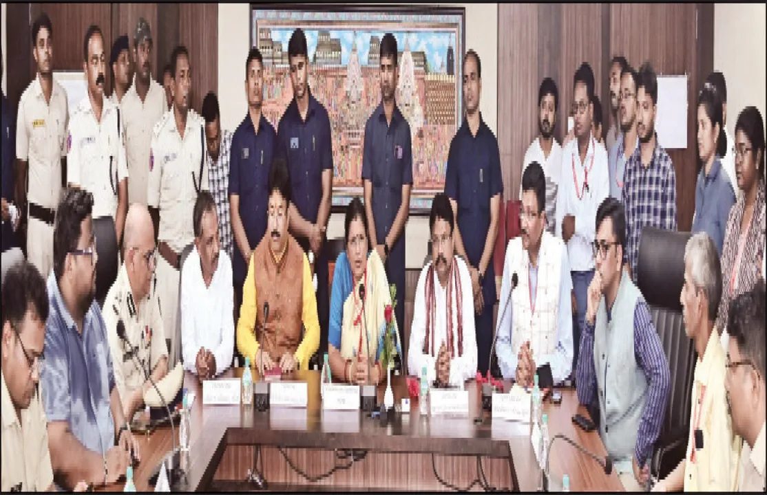  ମନ୍ତ୍ରୀ କମିଟିର ରଥଯାତ୍ରା ପ୍ରସ୍ତୁତି ସମୀକ୍ଷା: ‘ଶୃଙ୍ଖଳାକୁ ପ୍ରାଥମିକତା ଦିଅ’ ଉପମୁଖ୍ୟମନ୍ତ୍ରୀ ଓ ୩ ମନ୍ତ୍ରୀ ସାମିଲ