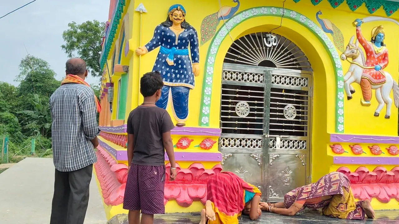  ଗୋଟିଏ ରାତିରେ ତିନି ମନ୍ଦିରରୁ ଚୋରି