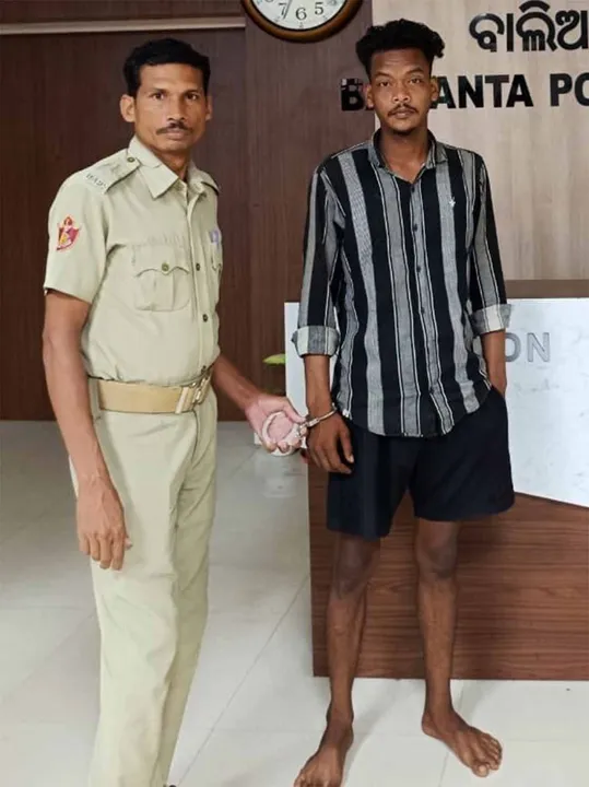  ନାବାଳିକାକୁ ଦୁଷ୍କର୍ମ ଅଭିଯୋଗରେ ଯୁବକ ଗିରଫ
