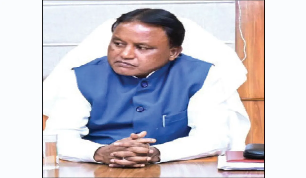  ଅସନ୍ତୋଷ ଝାଡ଼ିଲେ ମୁଖ୍ୟମନ୍ତ୍ରୀ: ଯନ୍ତ୍ରୀ ବସିଛନ୍ତି, ଆଉଟ୍‌ସୋର୍ସିଂ କାହିଁକି?