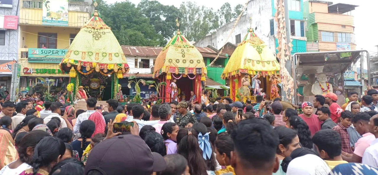  ମହିଳା ଭକ୍ତମାନେ ଟାଣିଲେ ଯୋଗମାୟା ଦେବୀ ସୁଭଦ୍ରାଙ୍କ ଦର୍ପଦଳନ ରଥ