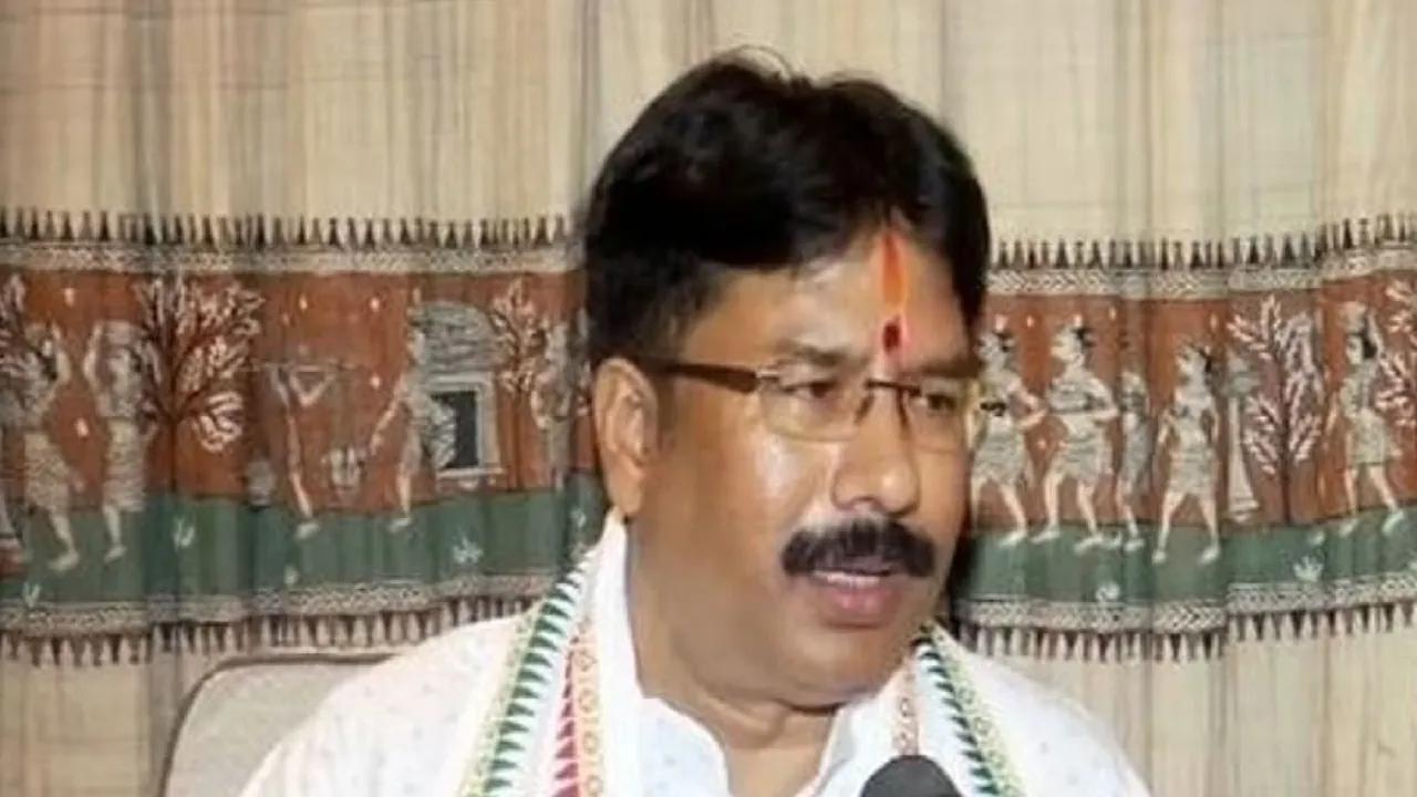  କଡା କାର୍ଯ୍ୟାନୁଷ୍ଠାନ ପାଇଁ ମୁଖ୍ୟମନ୍ତ୍ରୀଙ୍କ ନିର୍ଦ୍ଦେଶ: ଗୃହ ଓ ନଗର ଉନ୍ନୟନ ମନ୍ତ୍ରୀ