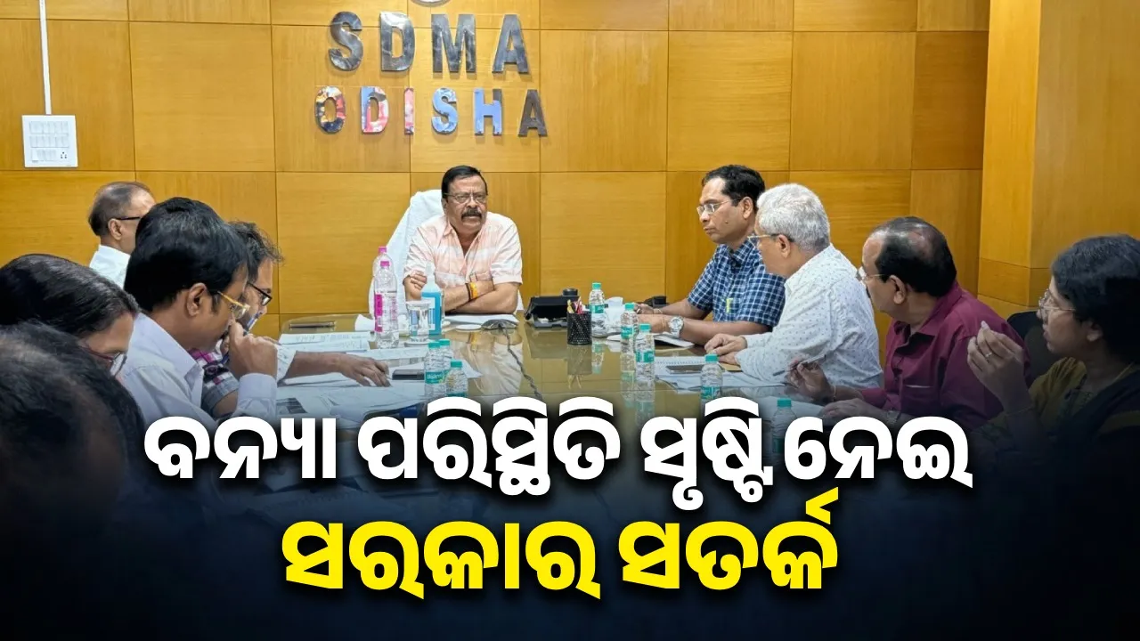  Government is alert about the flood situation in northern districts: Suresh Pujari Photograph: (sambad.in) 
