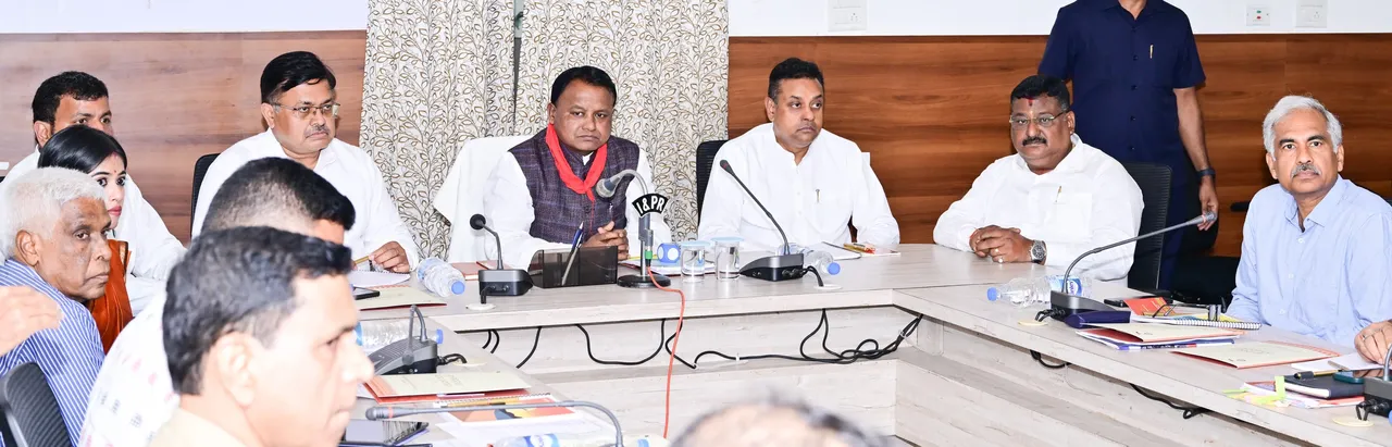  ପୁରୀରେ ମୁଖ୍ୟମନ୍ତ୍ରୀ: ପ୍ରଶାସନିକ ବୈଠକ ଶେଷ; ସେବାୟତ-ବିଭିନ୍ନ ନିଯୋଗ ସହ ଆଲୋଚନା ଆରମ୍ଭ
