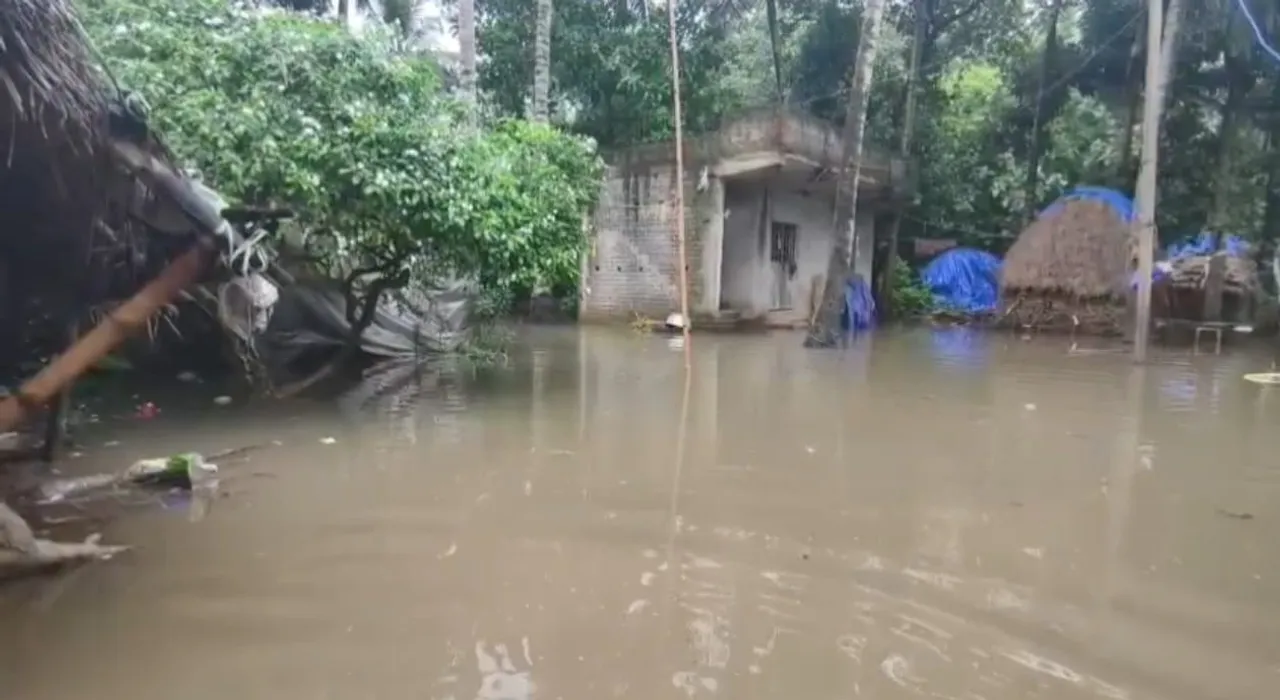  ସାଳନ୍ଦୀ ନଦୀର ବନ୍ୟାଜଳରେ ବୁଡ଼ିଲା ଲୋକଙ୍କ ଘର, ଜନଜୀବନ ଅସ୍ତବ୍ୟସ୍ତ
