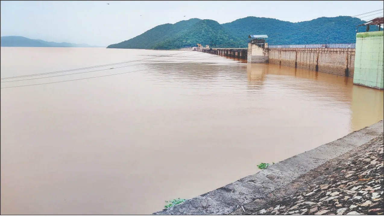  ଉପରମୁଣ୍ଡରେ ପ୍ରବଳ ବର୍ଷା: ଫୁଲୁଛି ରେଙ୍ଗାଳି ଜଳଭଣ୍ଡାର, ଦିନେ ଦୁଇଦିନରେ ଖୋଲିପାରେ ଗେଟ୍‌