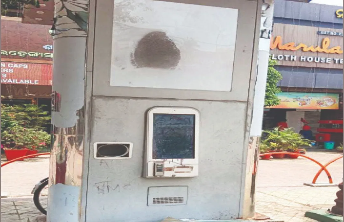  ଖତ ଖାଉଛି ‘ସ୍ମାର୍ଟ କିଓସ୍କ’: ପାଲଟିଛି ପୋଷ୍ଟର୍‌ ଲଗାଇବା ସ୍ଥାନ