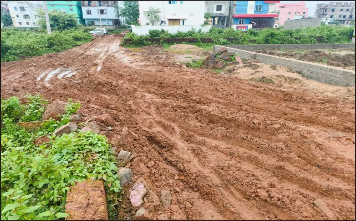  ଚିନ୍ତା ବଢ଼ାଉଛି ପାଣି, କାଦୁଅ ରାସ୍ତା