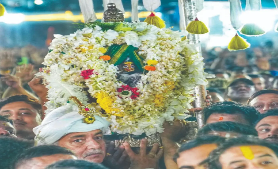  ଶ୍ରୀନଅରରେ ଲକ୍ଷ୍ମୀ-ନାରାୟଣ ଭେଟ: ମଧ୍ୟସ୍ଥ ସାଜିଲେ ଗଜପତି