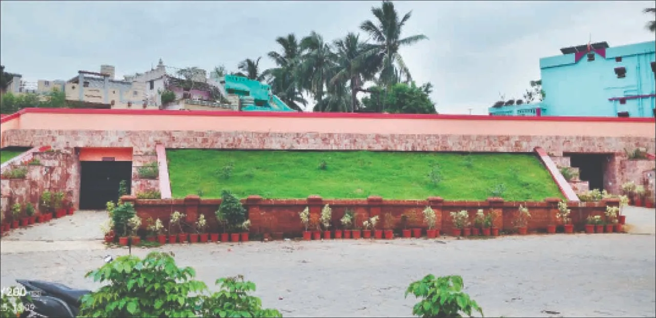  ସପ୍ତାହକ ପରେ ଜମିବ କାଉଡ଼ିଆଙ୍କ ଭିଡ଼, ଲିଙ୍ଗରାଜ ମନ୍ଦିର ପାଖରେ ନାହିଁ ଶୌଚାଳୟ