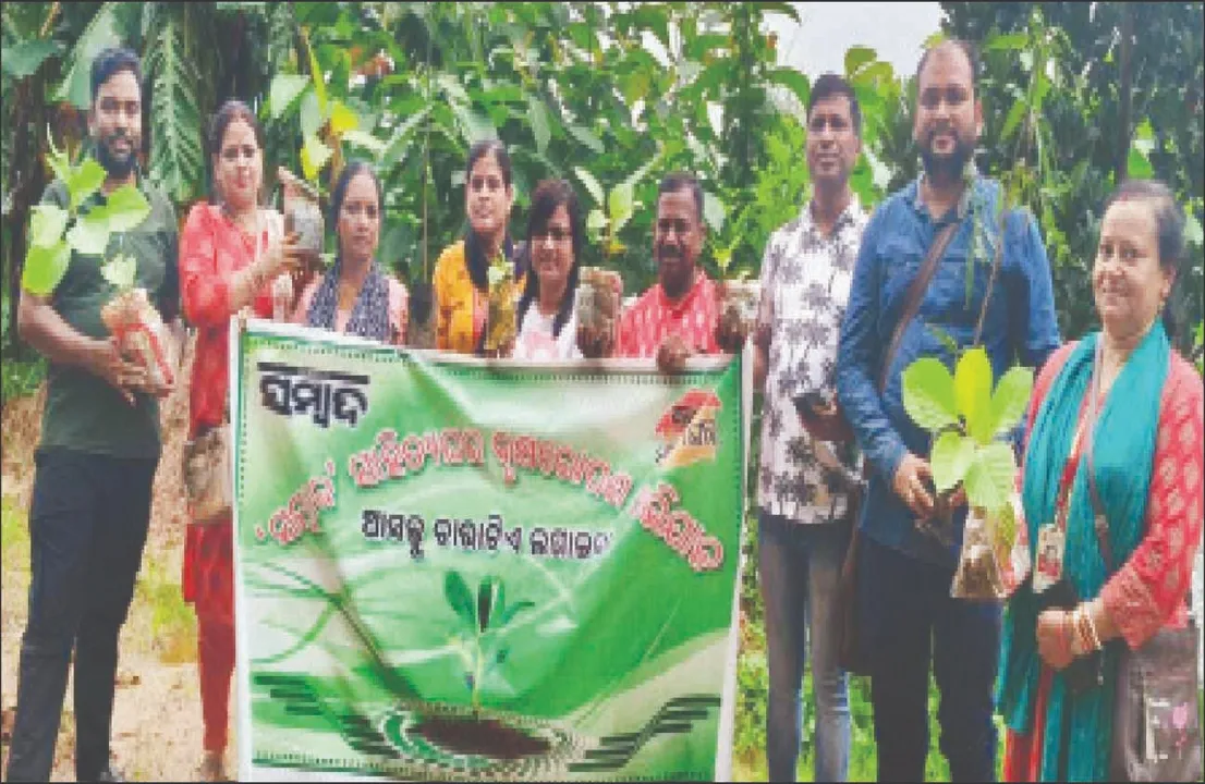  ଅକ୍ସିଜେନ୍‌ ପାର୍କରେ ବୃକ୍ଷରୋପଣ