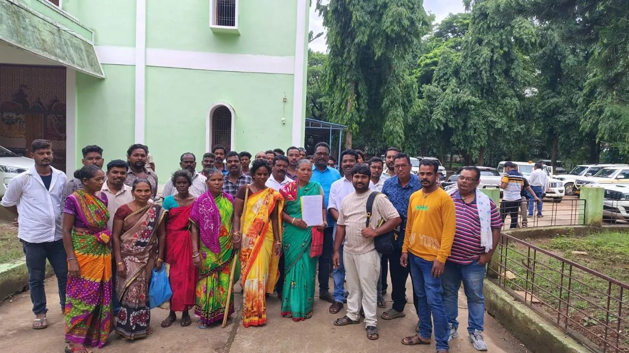  ବାଲି ଅଭାବ ନେଇ ସ୍ମାରକପତ୍ର ପ୍ରଦାନ: ଚେତିଲେ ସାଧାରଣ ଲୋକ ଓ ଶ୍ରମିକ