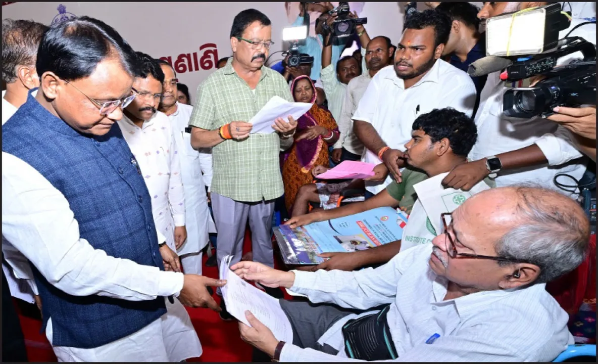  ମୁଖ୍ୟମନ୍ତ୍ରୀଙ୍କ ଦ୍ୱାଦଶ ପାଳି ଅଭିଯୋଗ ଶୁଣାଣି: ଚିକିତ୍ସା ପାଇଁ ୪୮ ଜଣଙ୍କୁ ଦିଆଗଲାଣି ୫୩ ଲକ୍ଷ