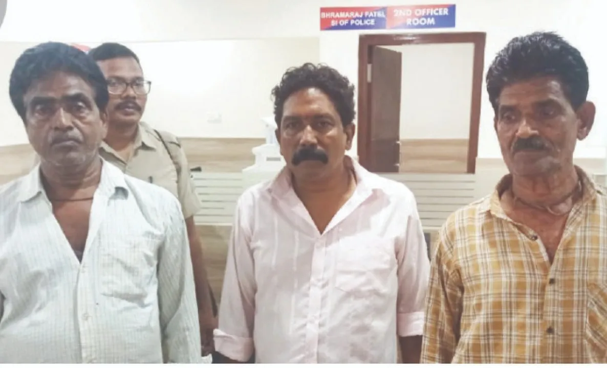  ସରକାରୀ ଜମି ବିକିଦେଲେ: ଠକେଇ ଅଭିଯୋଗରେ ୩ ଦଲାଲ ଗିରଫ