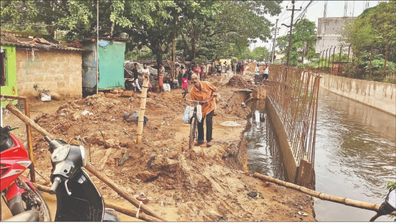  କେବେ ସୁଧୁରିବ ବମିଖାଲ କେନାଲ୍ ରାସ୍ତା? ଖୋଳିଦେଇ ଛାଡ଼ିଦେଲେ
