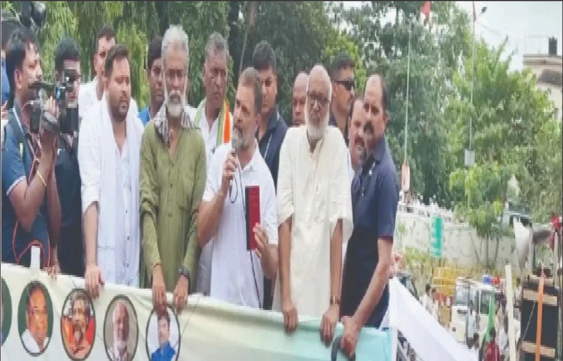 ବିହାରରେ ମହାମେଣ୍ଟ ଆନ୍ଦୋଳନର ନେତୃତ୍ବ ନେଲେ ରାହୁଲ, ତେଜସ୍ବୀ