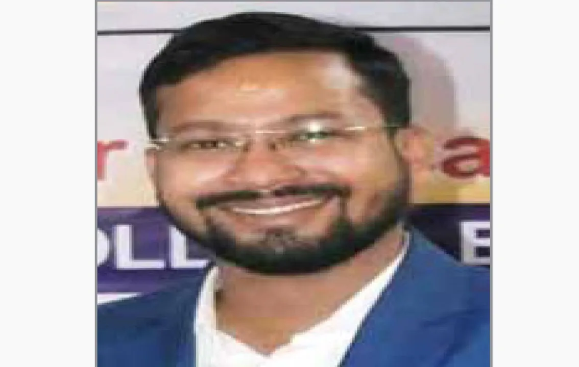  ଏଫ୍‌ଏମ୍‌  କଲେଜରେ  କଳଙ୍କ: ଅଧ୍ୟକ୍ଷଙ୍କ କାର୍ଯ୍ୟାଳୟ ଆଗରେ ଜଳିଗଲେ ଛାତ୍ରୀ, ଶାରୀରିକ ସମ୍ପର୍କ ପାଇଁ ବାଧ୍ୟ କରୁଥିଲେ ସହକାରୀ ପ୍ରଫେସର
