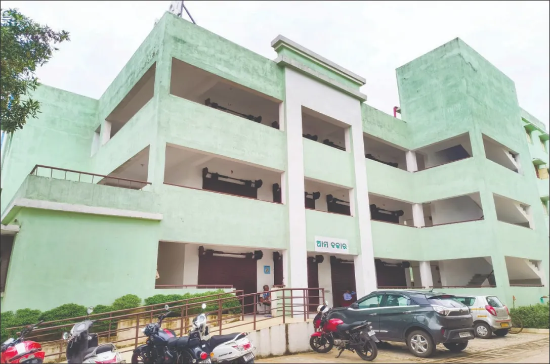  ‘ଆମ ବଜାର’ରେ ଝୁଲୁଛି ତାଲା: ଦୋକାନ ଘର ବଣ୍ଟନରେ ଜାଗା ପଞ୍ଜୀକରଣ ଅର୍ଥ କଣ୍ଟା