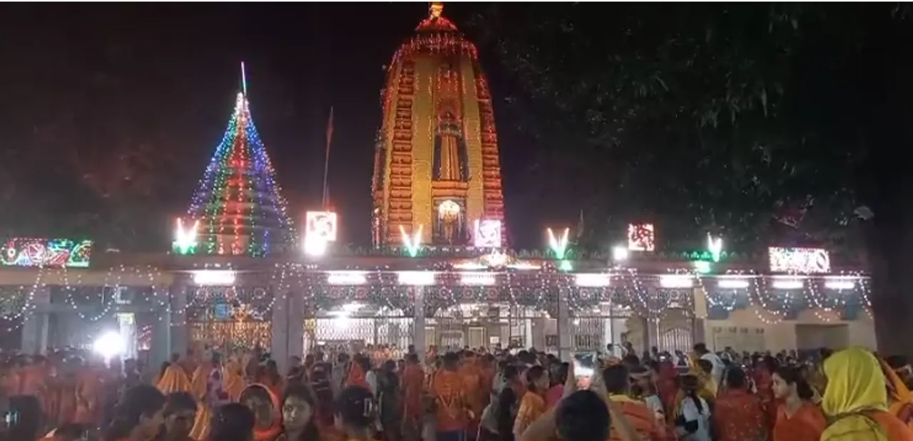  ଆଜି ଶ୍ରାବଣ ମାସର ପ୍ରଥମ ସୋମବାର, ଘୋଘରେଶ୍ୱର ଶିବ ମନ୍ଦିରରେ ଶ୍ରଦ୍ଧାଳୁଙ୍କ ଭିଡ଼