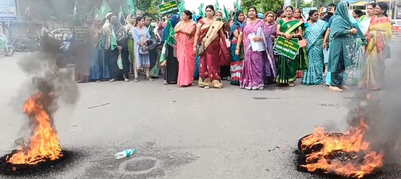  ସୌମ୍ୟାଶ୍ରୀଙ୍କ ଆତ୍ମାହୁତି ଘଟଣାରେ ବାଲେଶ୍ୱର ଜିଲ୍ଲା ବନ୍ଦ: ବିଜେଡି ପକ୍ଷରୁ ବିକ୍ଷୋଭ ପ୍ରଦର୍ଶନ