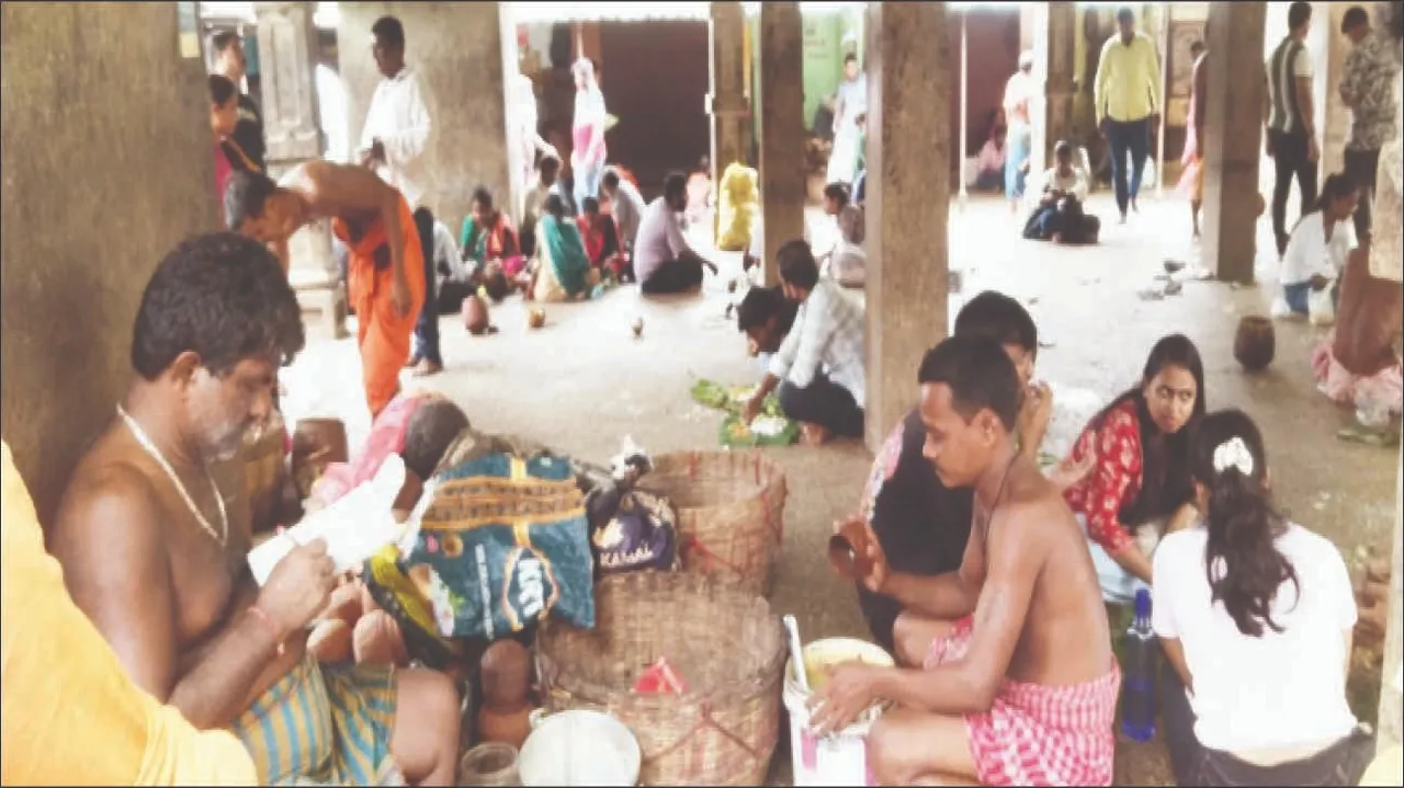  ସଂକ୍ରାନ୍ତିରେ ଶ୍ରୀଲିଙ୍ଗରାଜଙ୍କ ଦର୍ଶନ ପାଇଁ ଭିଡ଼