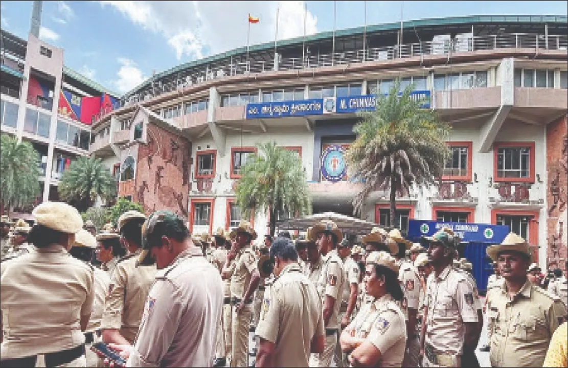  ବେଙ୍ଗାଲୁରୁ ଦଳାଚକଟା ଘଟଣା: ‘ଆର୍‌ସିବିର ଦାସ ଭଳି କାର୍ଯ୍ୟ କରିଥିଲେ ପୁଲିସ ଅଧିକାରୀ’