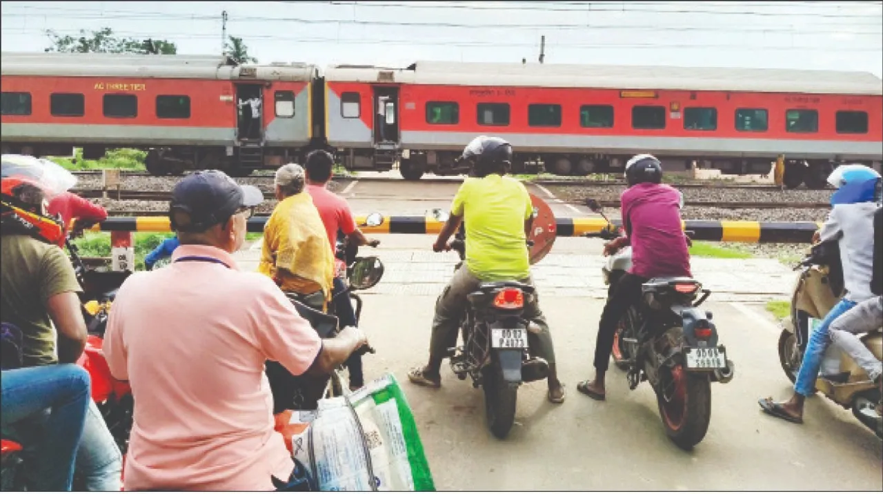  ଯନ୍ତ୍ରଣା ଦେଉଛି ରଙ୍ଗମାଟିଆ-ଭୋଟପଡ଼ା ରେଳ ଫାଟକ