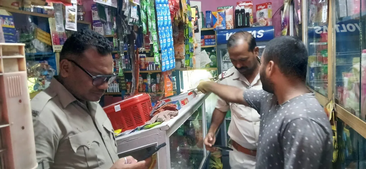  ତେଜରାତି ଦୋକାନରୁ ଦେଢ଼ ଲକ୍ଷ ନଗଦ ସମେତ ଲକ୍ଷାଧିକ ଟଙ୍କାର ସାମଗ୍ରୀ ଚୋରି