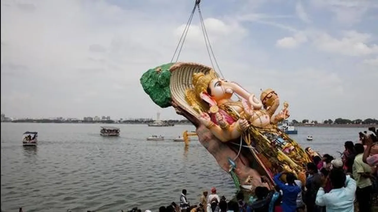  ସମୁଦ୍ରରେ ଵିସର୍ଜିତ ହୋଇପାରିବେ ୬ ଫୁଟରୁ ଅଧିକ ଗଣେଶ ମୂର୍ତ୍ତି: ବମ୍ବେ ହାଇକୋର୍ଟ