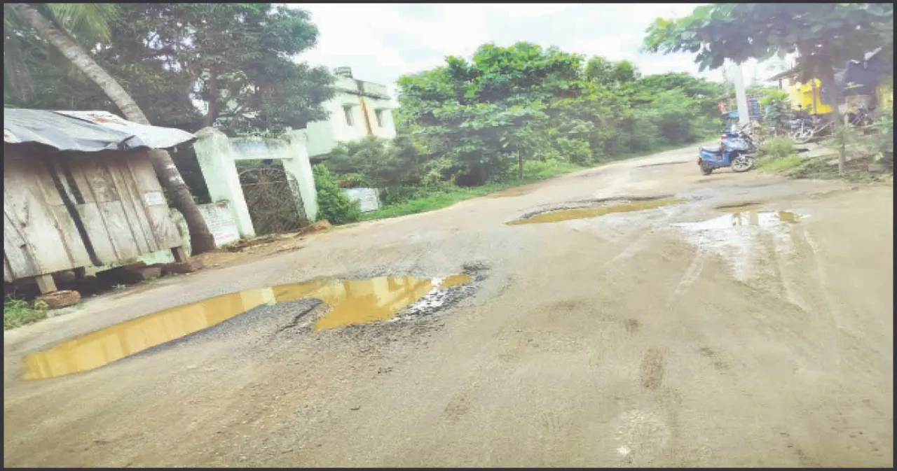  ଗ୍ରାମ୍ୟଉନ୍ନୟନ ରାସ୍ତା ଅବସ୍ଥା ଶୋଚନୀୟ, ମରାମତି ପାଇଁ ଦାବି