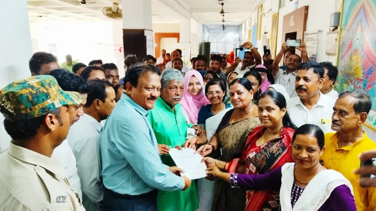  ମହିଳା, ଛାତ୍ରୀ ସୁରକ୍ଷା ଦାବି ନେଇ ବିଜେଡ଼ିର ‘ଜିଲ୍ଲାପାଳ ଅଫିସ୍ ଚାଲ’ କାର୍ଯ୍ୟକ୍ରମ