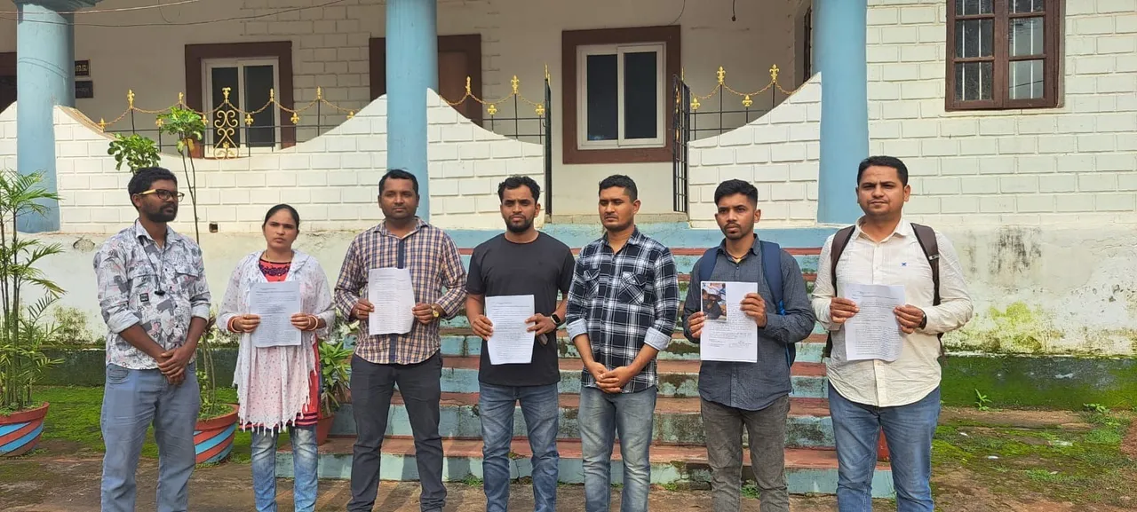  କୋରାପୁଟରେ ସାଇବର ଠକେଇ; ନଗଦ ଟଙ୍କା ଦେଇ ସାଇବର ଠକାମିର ଶିକାର ହେଲେ ୬ ଜନସେବା କେନ୍ଦ୍ର ମାଲିକ