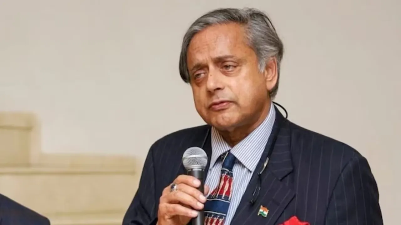  ପାକିସ୍ତାନରେ କୁଆଡୁ ତେଲ ଭଣ୍ଡାର ଆସିବ: ଥରୁର
