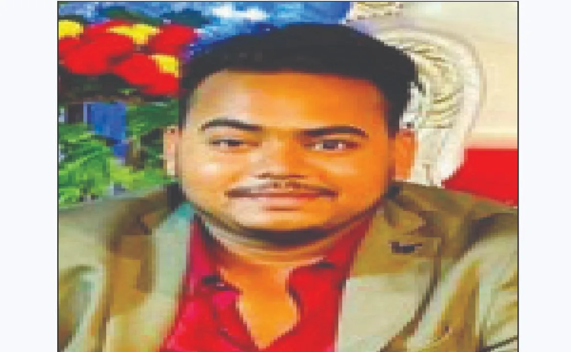  ‘ରୁଫ୍ ଟପ୍ ଲଣ୍ଡନ’ ମାଲିକ ଗିରଫ: ମହିଳା ସରକାରୀ କର୍ମଚାରୀଙ୍କ ସହ ଶାରୀରିକ ସମ୍ପର୍କ ରଖି ୪୦ ଲକ୍ଷ ଠକେଇ, ଟଙ୍କା ମାଗିବାରୁ ତଣ୍ଟି ଚିପି ହତ୍ୟା ଉଦ୍ୟମ