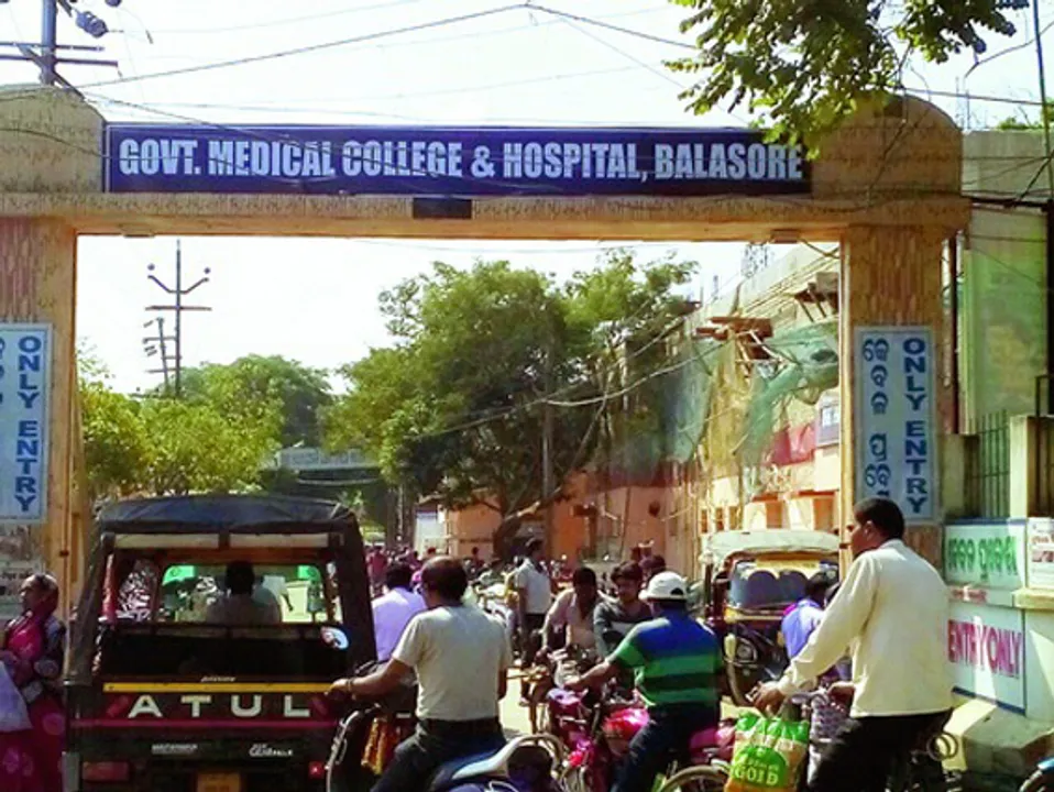  ପ୍ରାର୍ଥନା ଚାଲୁଥିବା ବେଳେ ବିଦ୍ୟାଳୟରେ ଅଘଟଣ, ୩୦ ଛାତ୍ରଛାତ୍ରୀ ଗୁରୁତର