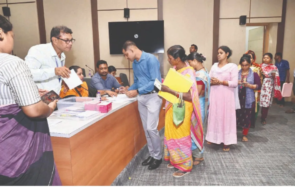  ବସ୍ତିବାସିନ୍ଦାଙ୍କୁ ବଣ୍ଟାଗଲା ଆବାସ