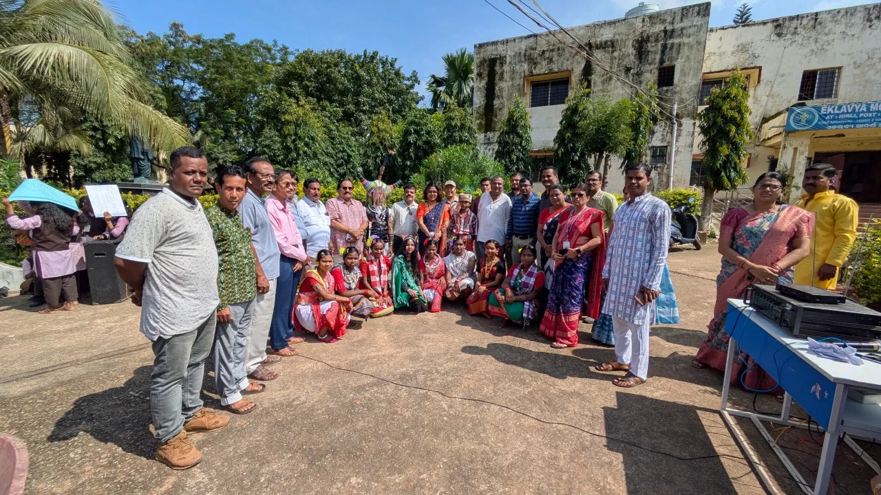  ଏକଲବ୍ୟରେ ‘ବିଶ୍ବ ଆଦିବାସୀ ଦିବସ’ ପାଳିତ