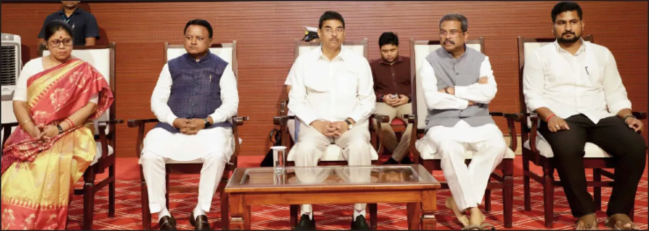  ଘୃଣାକୁ ପ୍ରତ୍ୟାଖାନ କରି ଏକତାକୁ ସୁଦୃଢ଼ କରିବା ପାଇଁ ସମସ୍ତେ ସଂକଳ୍ପ ନିଅନ୍ତୁ: ରାଜ୍ୟପାଳ